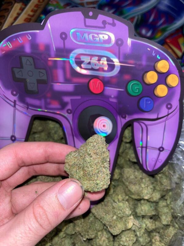 Diamond Dust Strain